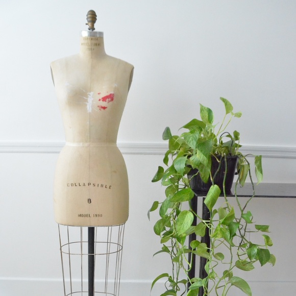 Curated Vintage Style Fashion from Miami Florida! - Picture 2 of 4